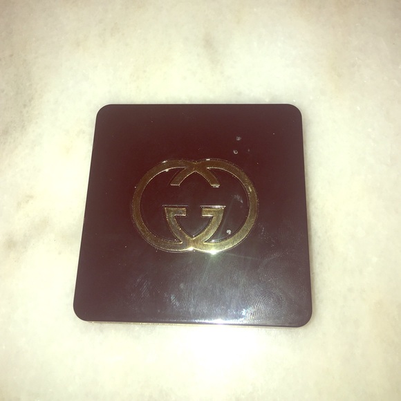 Gucci face blush