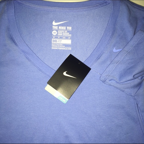 Nike dri-fit tshirt NWT - Picture 2 of 4