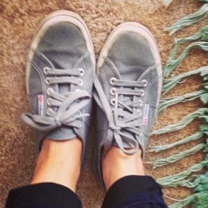 Grey canvas supergas!