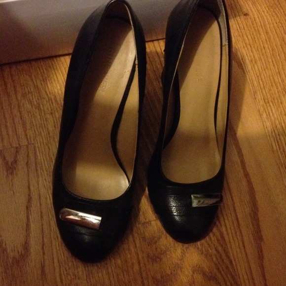 Shoes - Picture 3 of 3