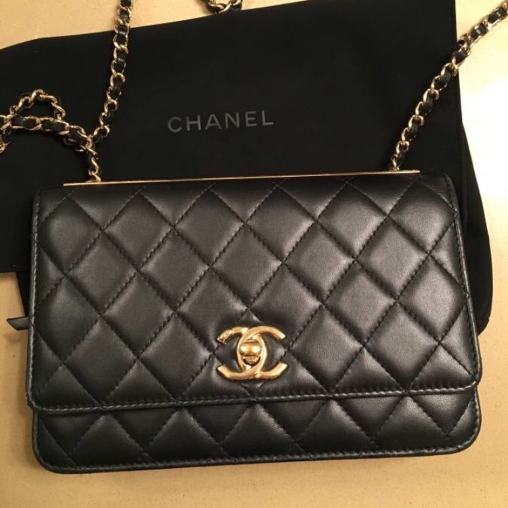 100% Authentic Black Chanel Crossbody Purse SOLD