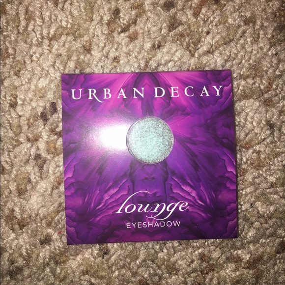 Urban decay trial "lounge" eyeshadow