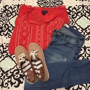 SOLD // American Eagle Outfitters cute peasant top