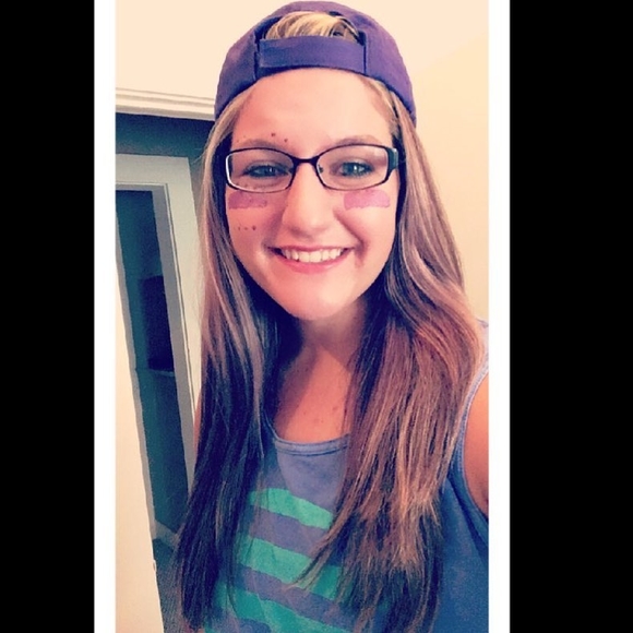 Meet your Posher, Leah - Picture 1 of 1