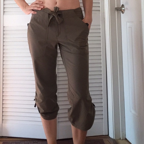 Eastern Mountain Sports Pants - EMS Trek Capri Pants.