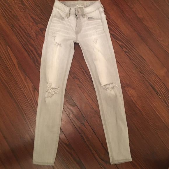 Light grey destroyed adorable sz: 00 super stretch