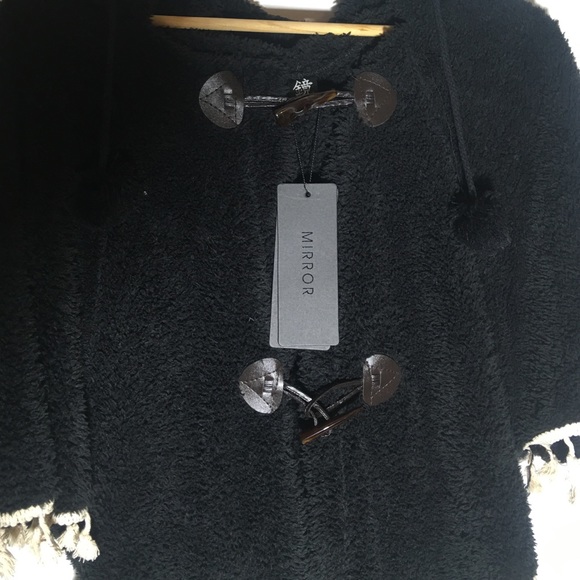 Black poncho - Picture 3 of 4