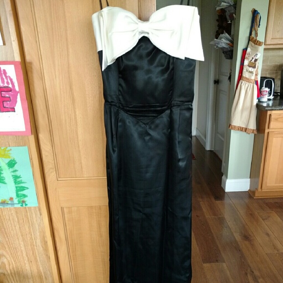 Dresses & Skirts - Long satin dress