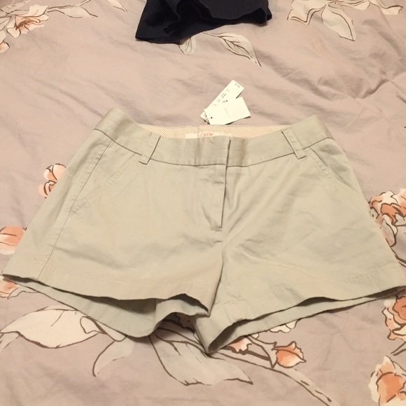 J Crew Chino Shorts 3" Size 4 brand new