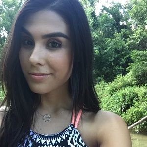 Meet your Posher, Sarahi