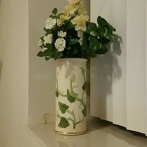 Beautiful vase and flowers