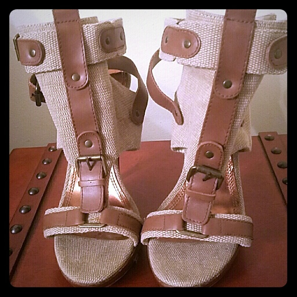 High ankle stilletos