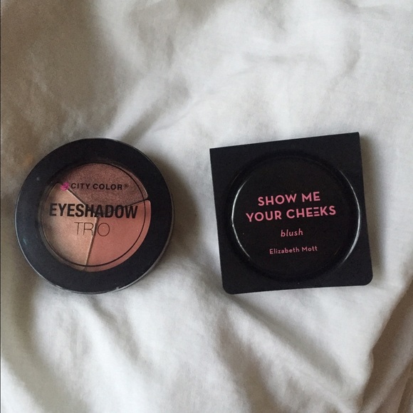 EYESHADOW + BLUSH - Picture 2 of 2