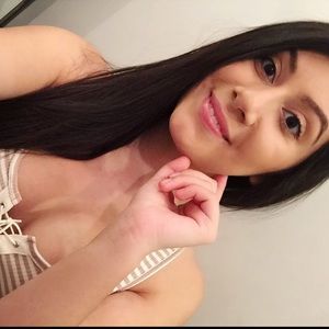 Meet your Posher, Jennacamargo