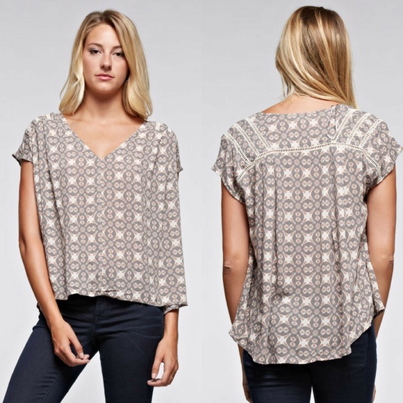 Classic Paper Doll Tops - ‼️SALE‼️Pleated V-Neck Trim Detailed Top Classic Paper Doll Tops - ‼️SALE‼️Pleated V-Neck Trim Detailed Top