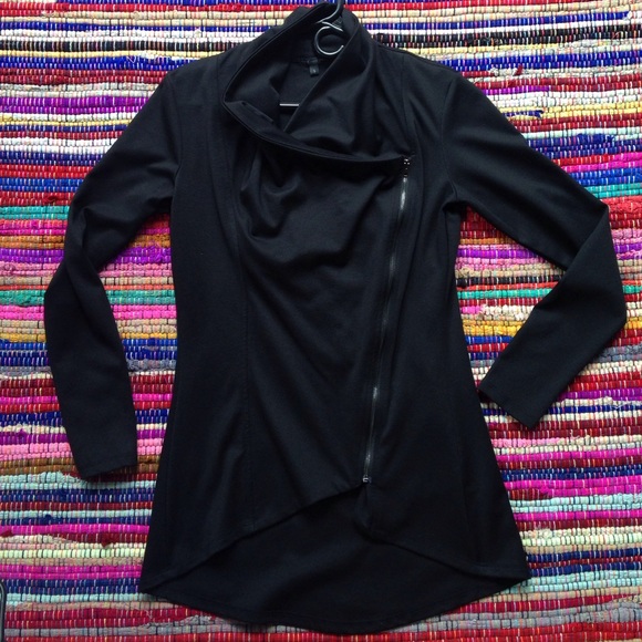 Jackets & Blazers - Black jacket!!😊