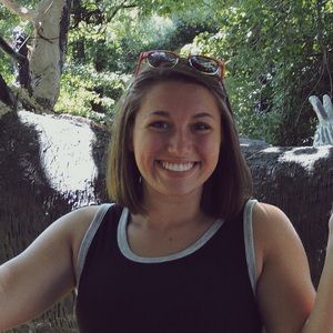 Meet your Posher, Abby