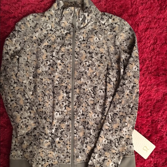 Lululemon Asana jacket. Size 12 New