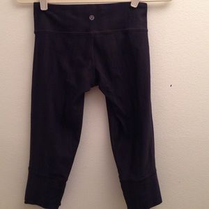 LuluLemon crops. Priced to sell!