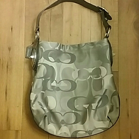 FLASH SALE*Genuine COACH Purse*