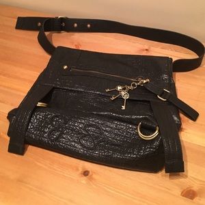 Jessica Simpson over night travel bag