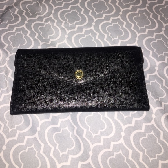 Beautiful Michael Kors envelope wallet💕