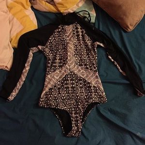 One piece long sleeve cheeky rip curl kini