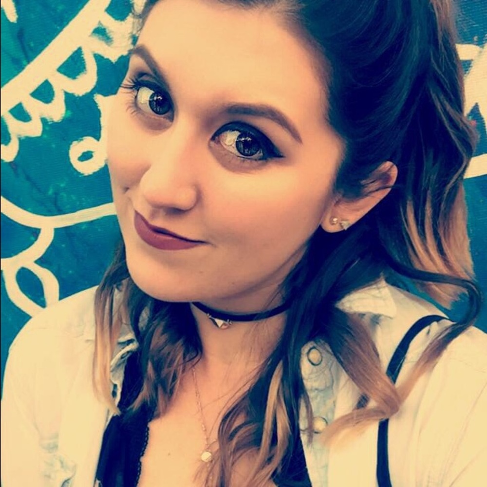 Meet your Posher, Ana