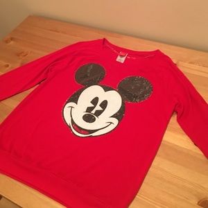 Long red sleeve light Mickey tee