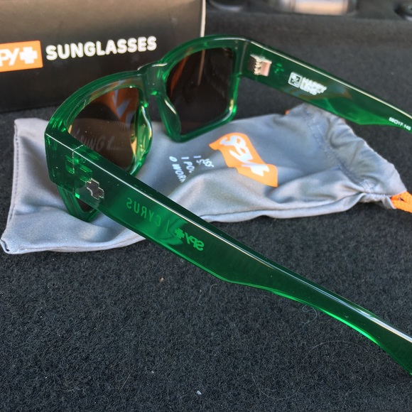 SOLD Authentic spys - Picture 4 of 4