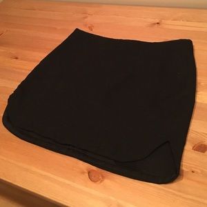 Black mini skirt fits small!!!