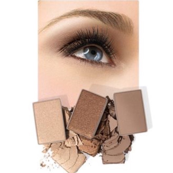 Mary Kay Mineral Eye Color: Silky Caramel - Picture 2 of 4