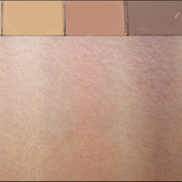 Mary Kay Mineral Eye Color: Silky Caramel - Picture 3 of 4