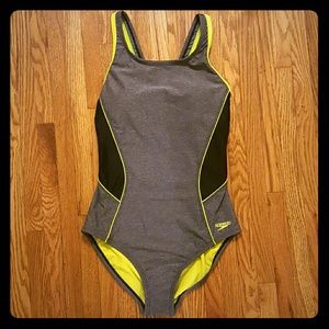 NWT Speedo Womens training suit size 6