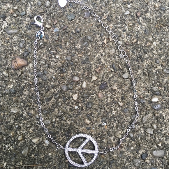 Delicate Peace Sign Bracelet New