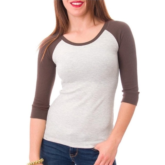 💕NWOT Colorblock Active knit tshirt💕