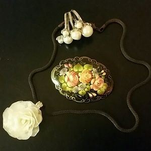 Handpainted Flowers black Russian Brooch pin