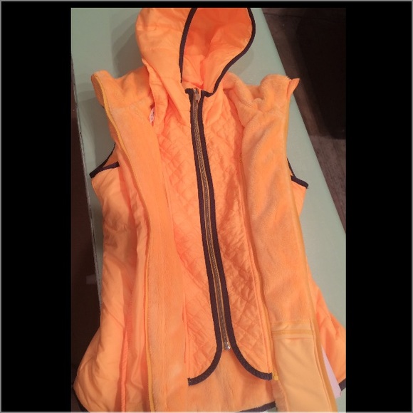 Lululemon glacier vest new with tags size 6