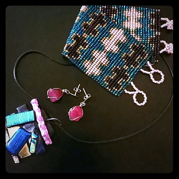 Pink Agate earring silver tone