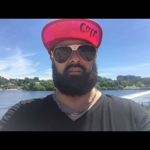 Meet your Posher, Tarik