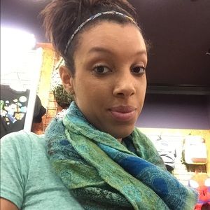 Meet your Posher, Enjouli