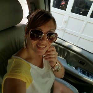 Meet your Posher, Lina