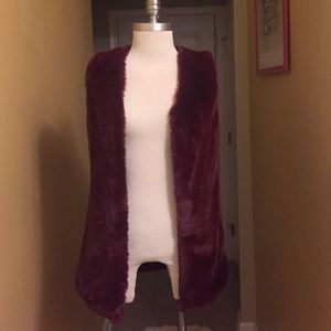 Me Jane Faux Fur Maroon Vest Size S NWT 😘😘