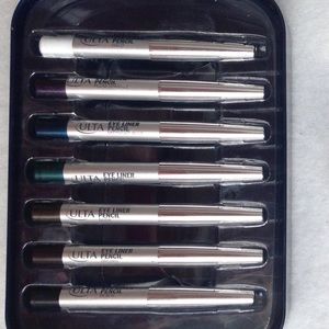 Eye liner set on hold