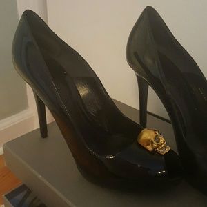 Alexander McQueen peep toe heels skull.