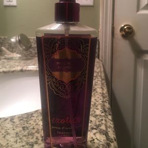 Almost full 8.4 oz Victoria secret fragrance must