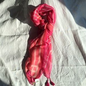 NWT! Vera Bradley Scarf. 20% off Bundles of TWO!