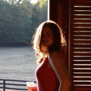 Meet your Posher, Caitlin