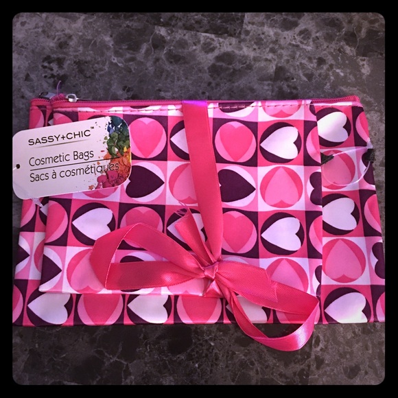 🌟 Giveaway Gift! Heart Sassy Chic Cosmetic Set