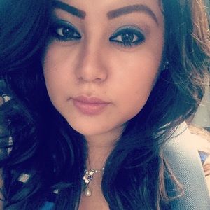 Meet your Posher, Leticia